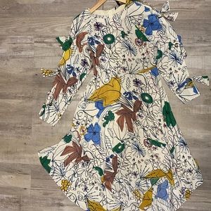 Flower dress, creative and profesional look